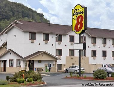 Super 8 Butler Hotel Екстериор снимка